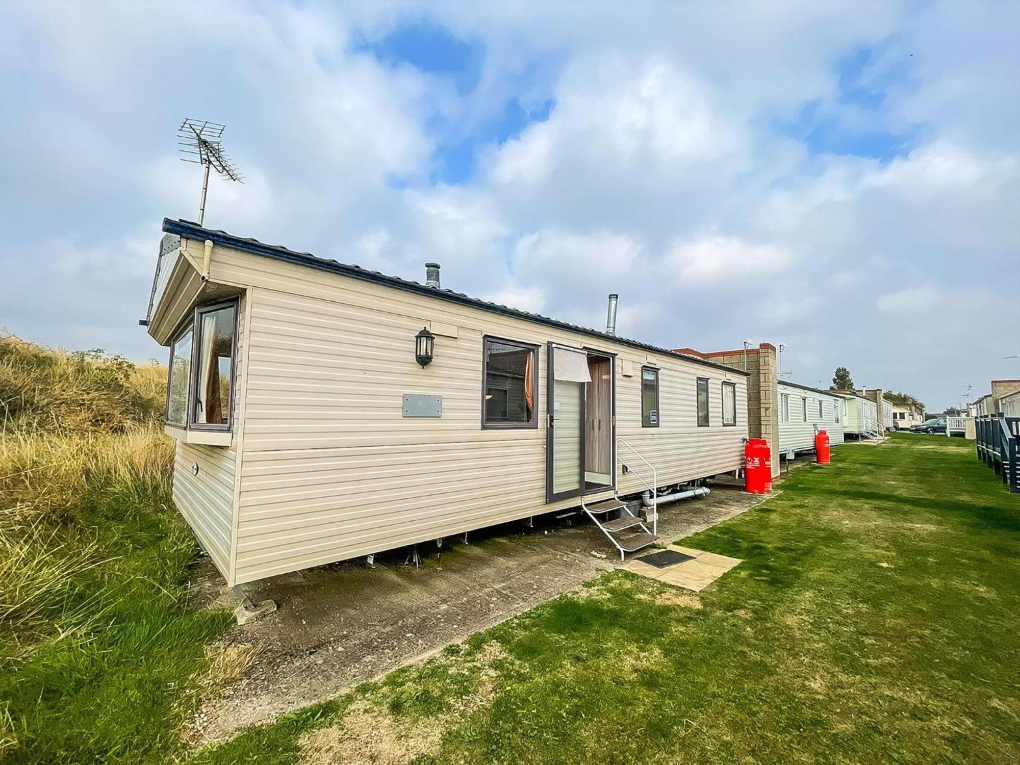Lovely 6 Berth Caravan At Naze Marine Holiday Park In Essex Ref 17275C ولتون - أون - ذى - ناز المظهر الخارجي الصورة